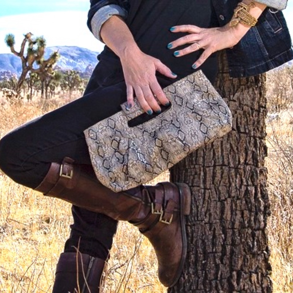 NWOT! GIANNINI BROWN FAUX PYTHON LEATHER CLUTCH